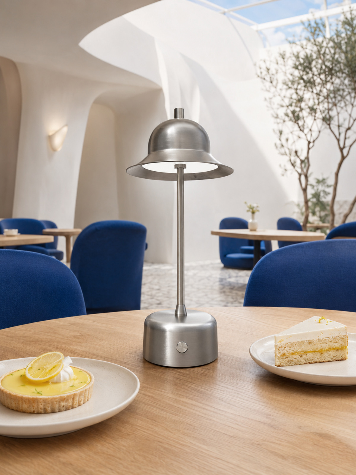 una satine nikel restoran